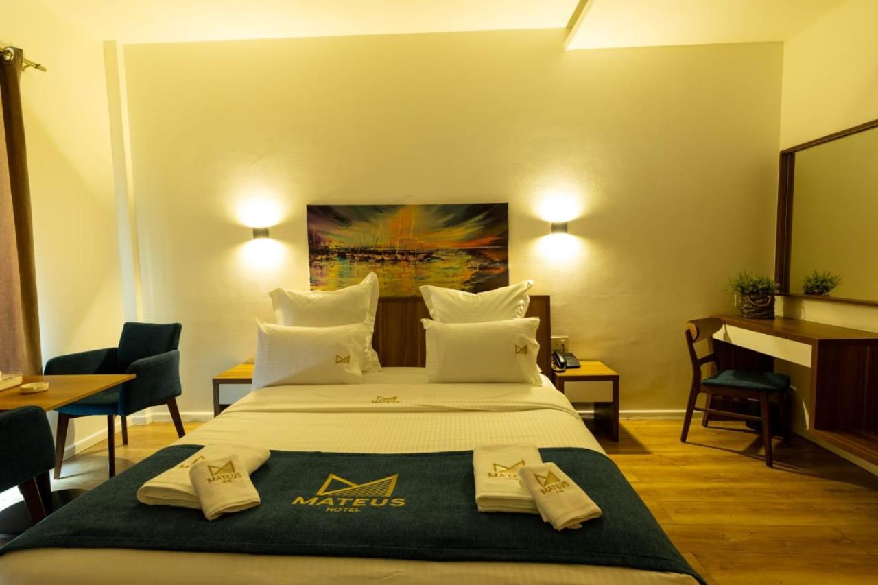 Mateus Hotel & Pool Джуния Экстерьер фото