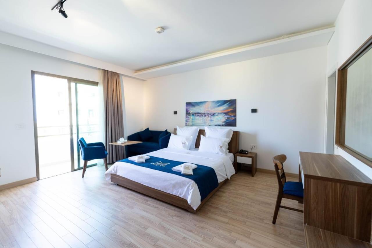 Mateus Hotel & Pool Джуния Экстерьер фото