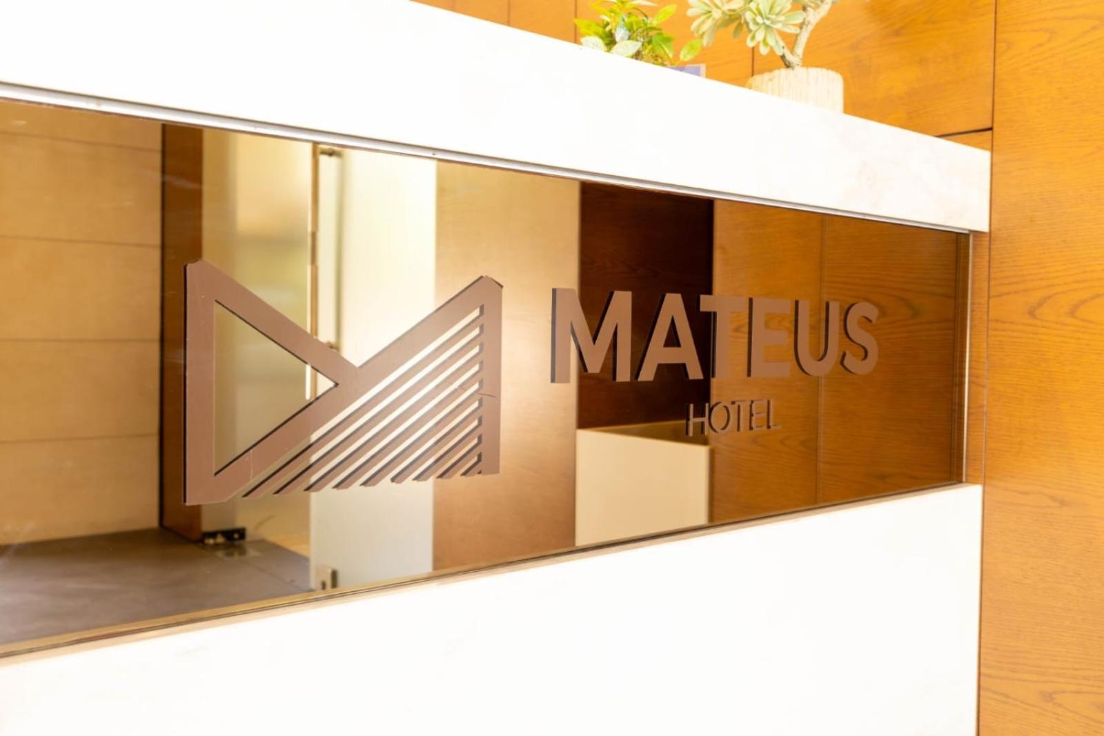 Mateus Hotel & Pool Джуния Экстерьер фото