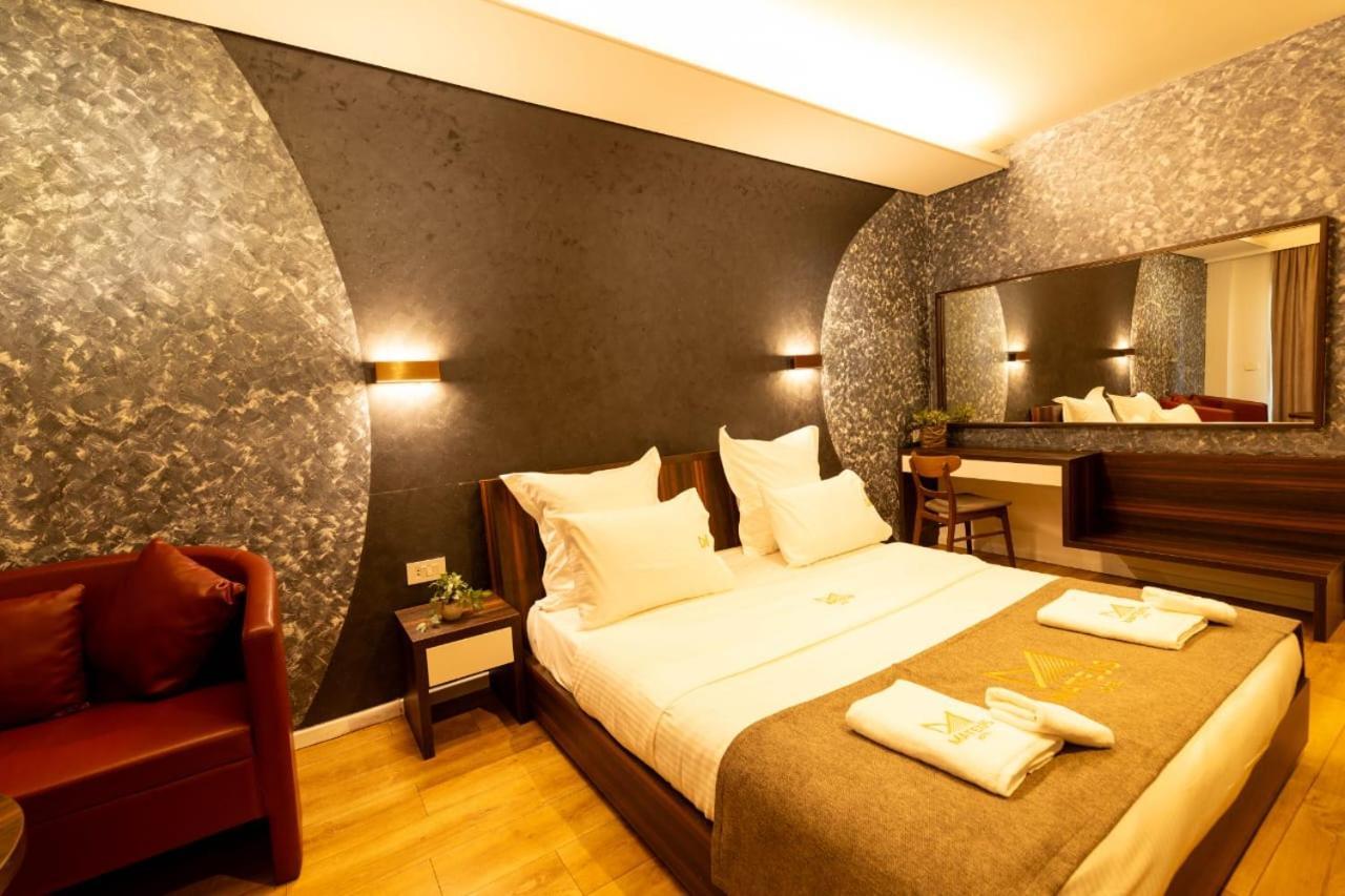 Mateus Hotel & Pool Джуния Экстерьер фото