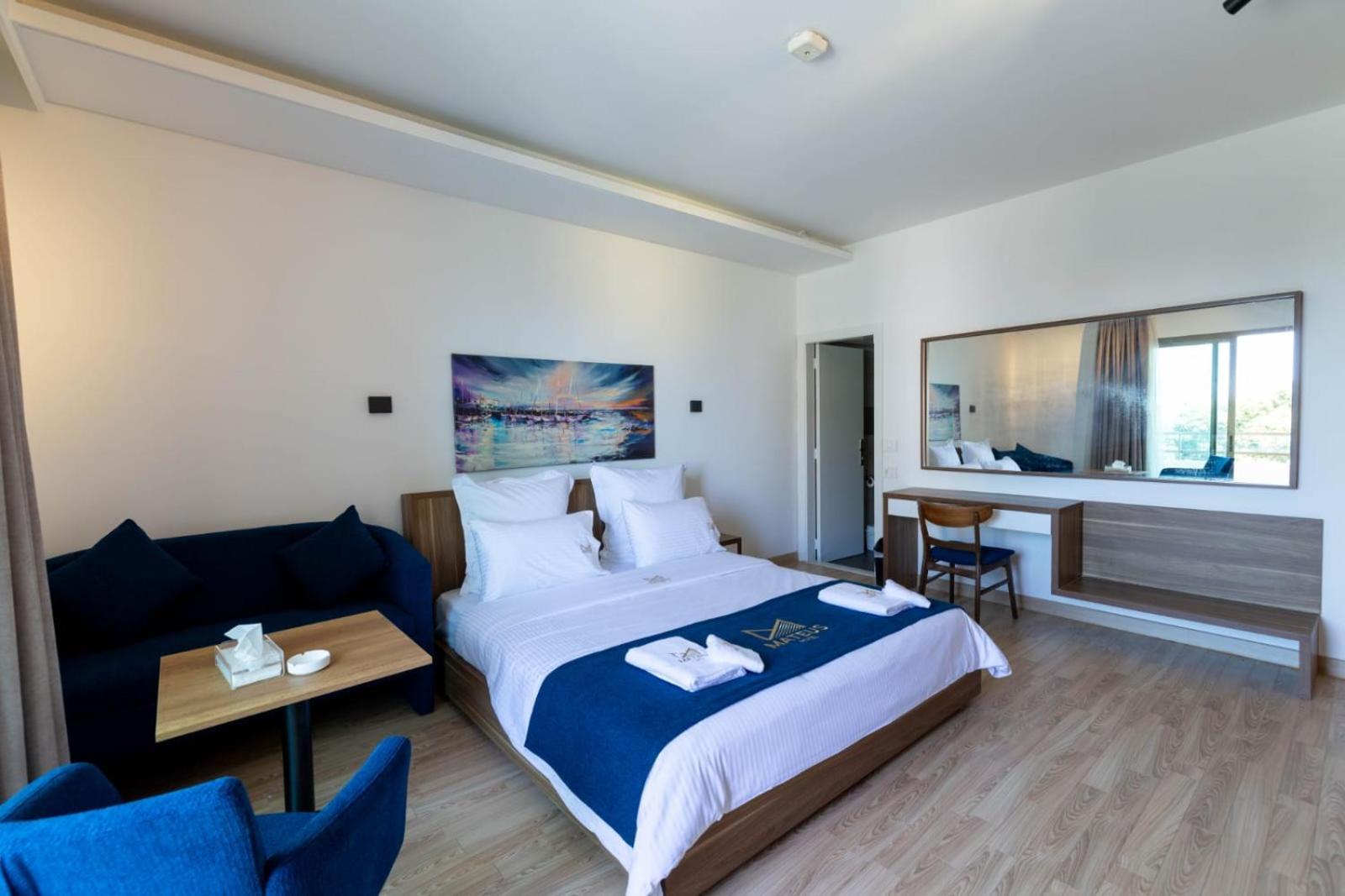 Mateus Hotel & Pool Джуния Экстерьер фото